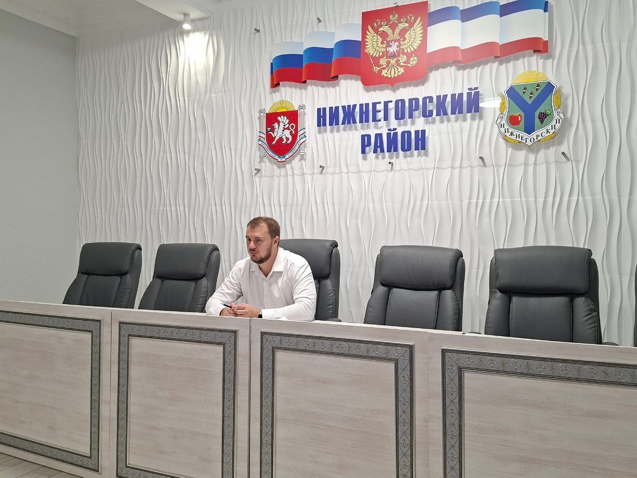 Глава администрации района Антон Кравец провел аппаратное совещание с руководителями структурных подразделений администрации Глава администрации района Антон Кравец провел аппаратное совещание с руководителями структурных подразделений администрации