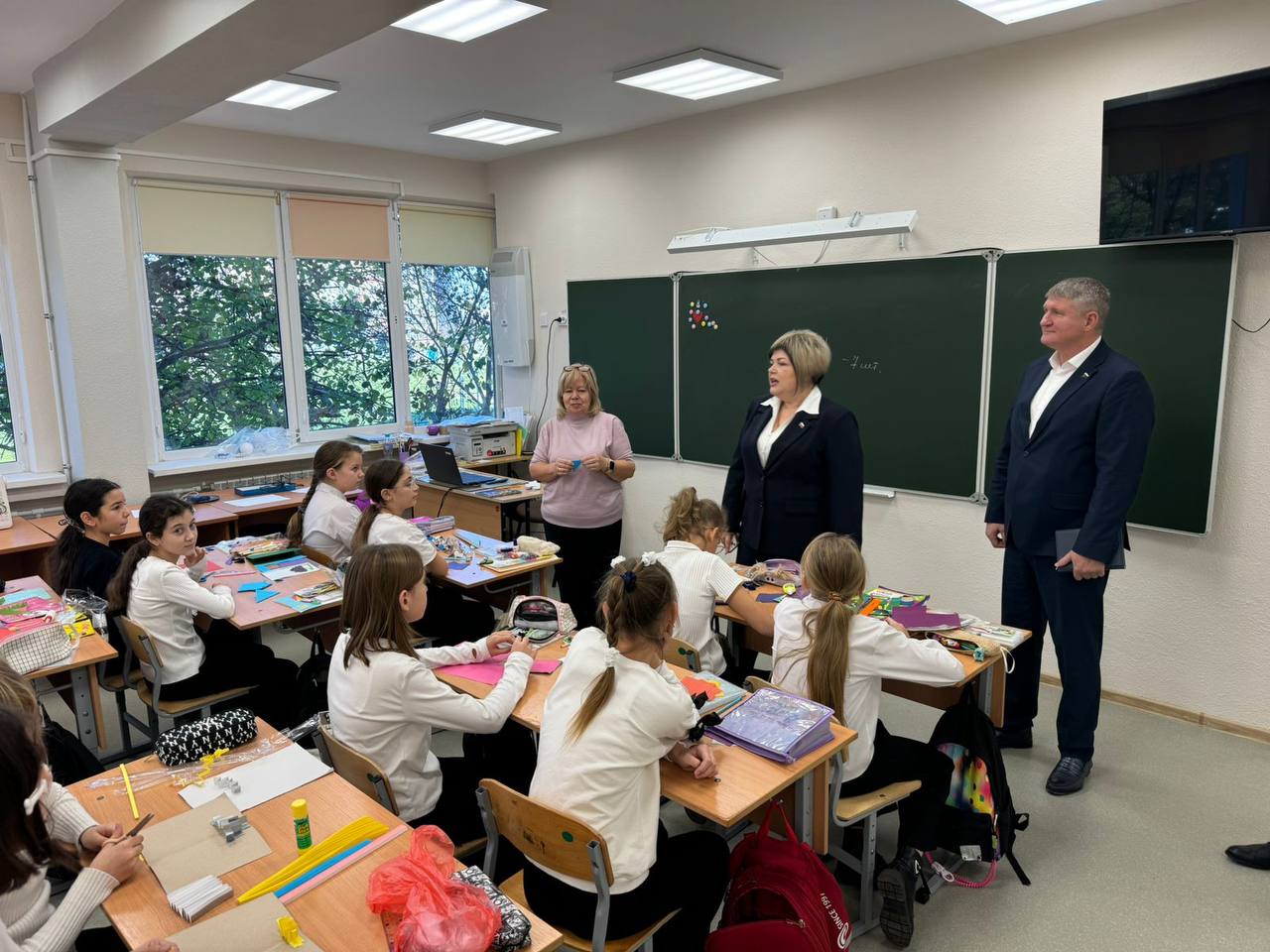 Михаил Шеремет: В рамках парламентского контроля, согласно поручению Президента РФ Путина В.В., с рабочей поездкой посетил ряд школ города Симферополя Михаил Шеремет: В рамках парламентского контроля, согласно поручению Президента РФ Путина В.В., с рабочей поездкой посетил ряд школ города Симферополя