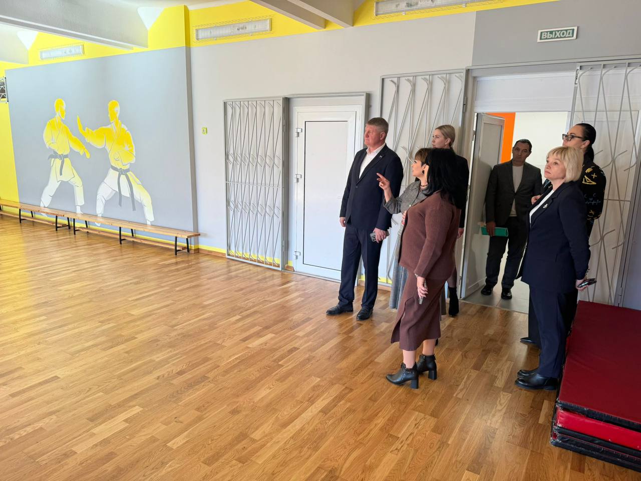 Михаил Шеремет: В рамках парламентского контроля, согласно поручению Президента РФ Путина В.В., с рабочей поездкой посетил ряд школ города Симферополя Михаил Шеремет: В рамках парламентского контроля, согласно поручению Президента РФ Путина В.В., с рабочей поездкой посетил ряд школ города Симферополя