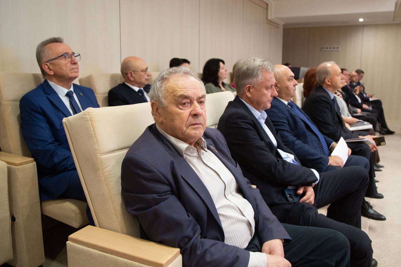 Государственный Совет Республики Крым принял в первом чтении законопроект «О бюджете РК на 2026 год и на плановый период 2027 и 2028 годов» Государственный Совет Республики Крым принял в первом чтении законопроект «О бюджете РК на 2026 год и на плановый период 2027 и 2028 годов»