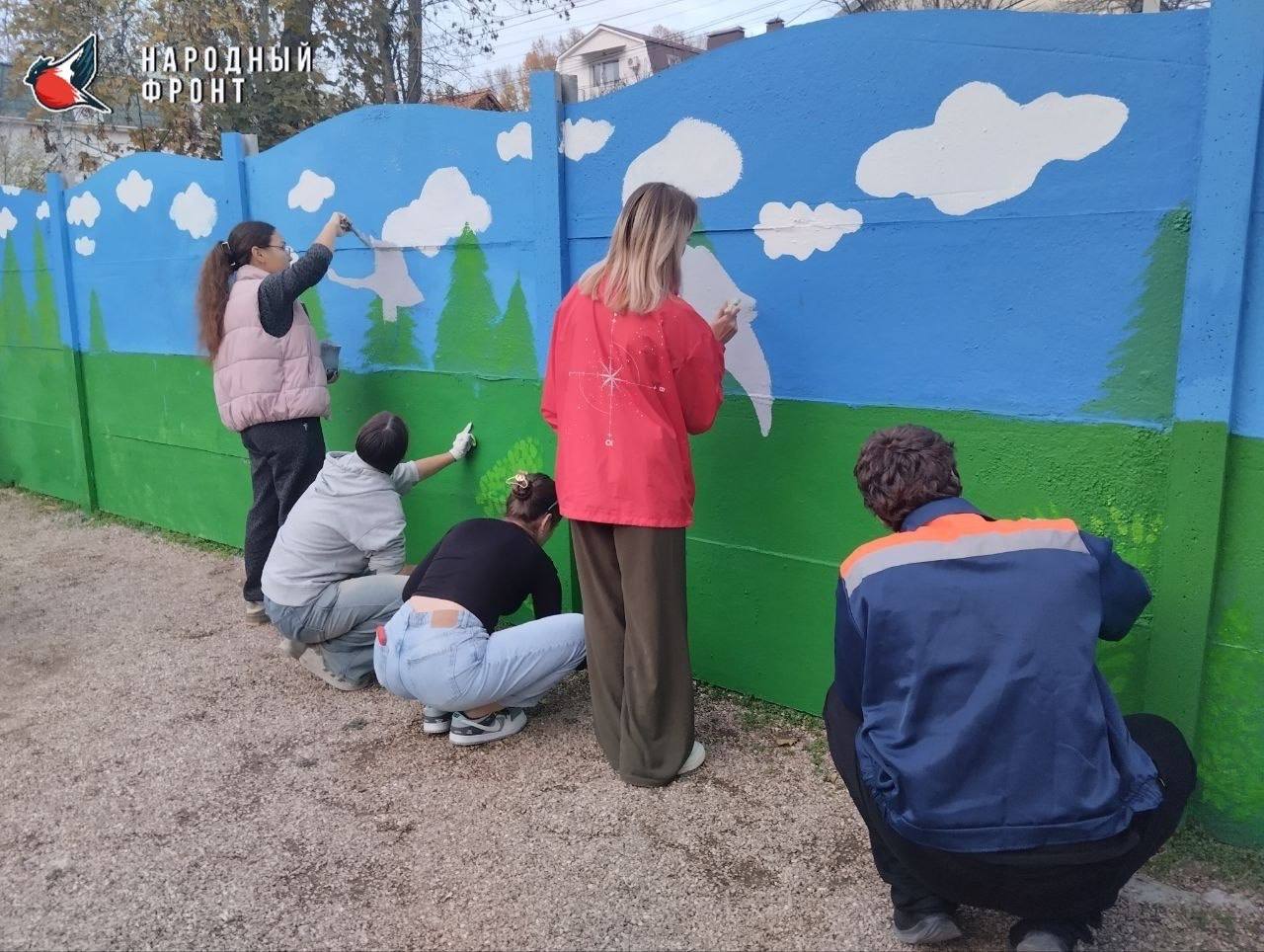 Молодёжка Народного фронта продолжает работу в рамках проекта «Яркое детство»