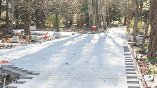 В симферопольском парке Гагарина уложили 15 тысяч квадратных метров плитки