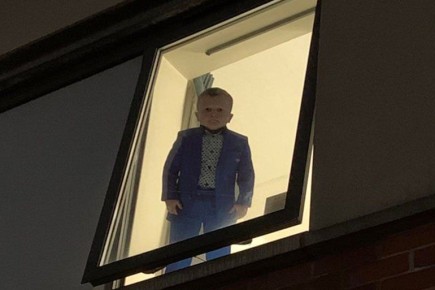 Примерно так выглядит человек, который ещё не подписался на нас в MAX