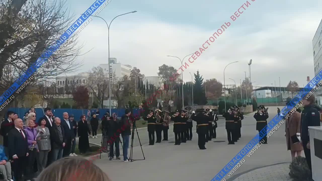 В Севастополе открыли первый в городе памятник спортсмену