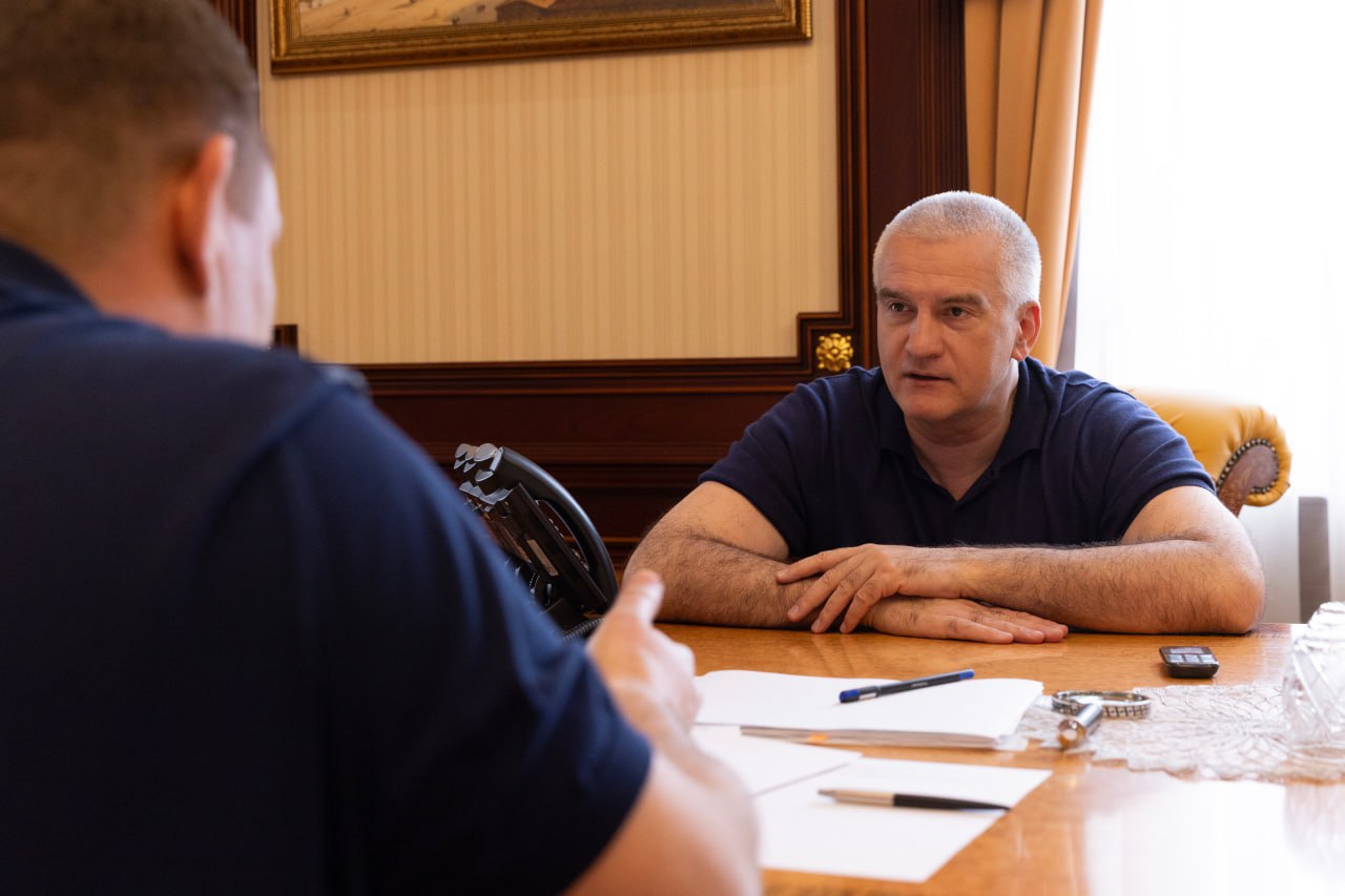 Юрий Нестеренко: Искренне поздравляю с Днём рождения Главу Республики Крым Сергея Валерьевича Аксёнова Юрий Нестеренко: Искренне поздравляю с Днём рождения Главу Республики Крым Сергея Валерьевича Аксёнова