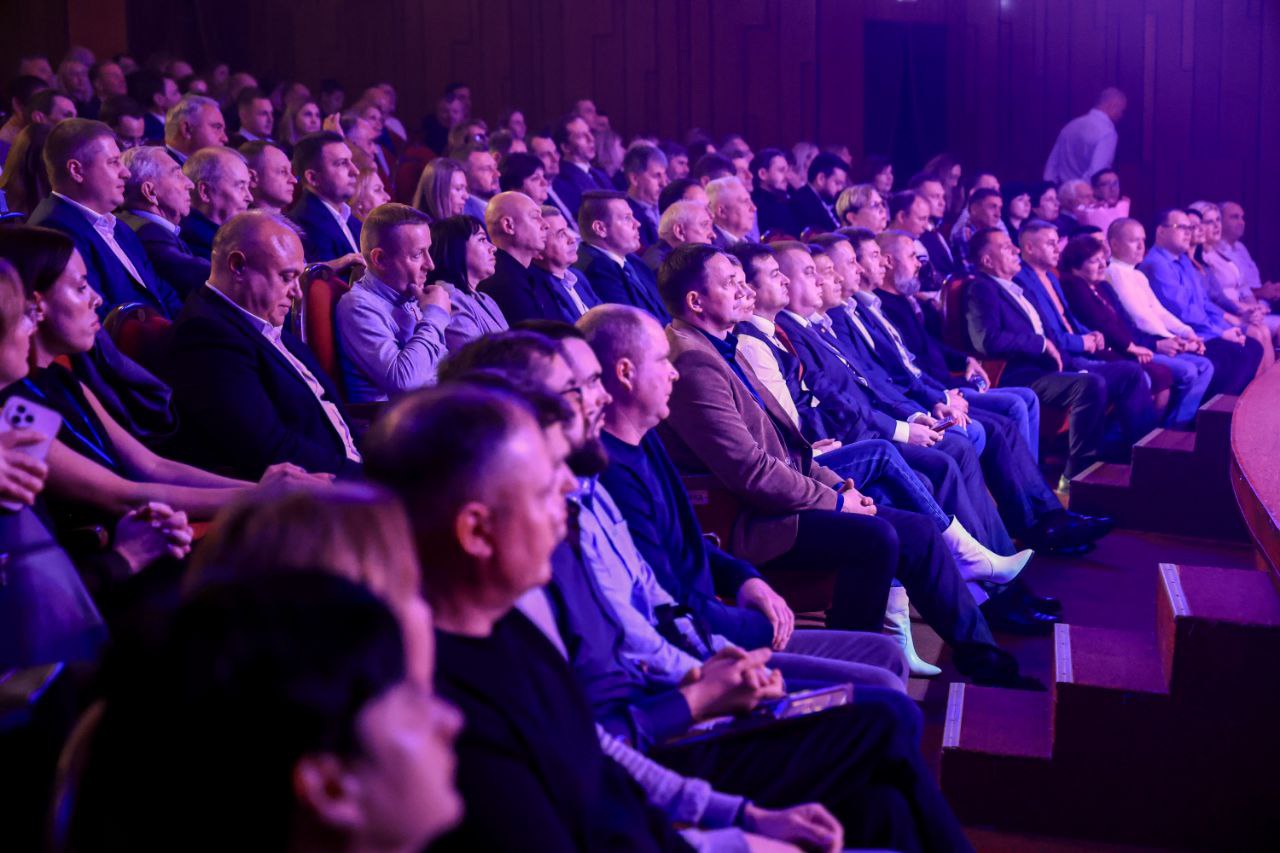 Анушаван Агаджанян: В Республике Крым впервые состоялся региональный «День промышленности» — мероприятие, объединившее сотрудников предприятий, ветеранов отрасли, представителей власти и специалистов отраслевых организаций Анушаван Агаджанян: В Республике Крым впервые состоялся региональный «День промышленности» — мероприятие, объединившее сотрудников предприятий, ветеранов отрасли, представителей власти и специалистов отраслевых организаций