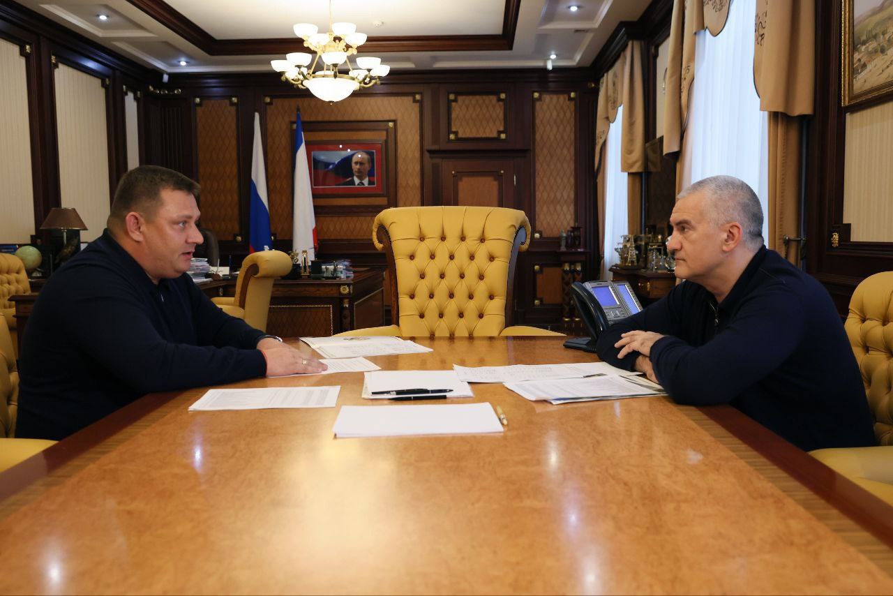 Юрий Нестеренко: Искренне поздравляю с Днём рождения Главу Республики Крым Сергея Валерьевича Аксёнова Юрий Нестеренко: Искренне поздравляю с Днём рождения Главу Республики Крым Сергея Валерьевича Аксёнова