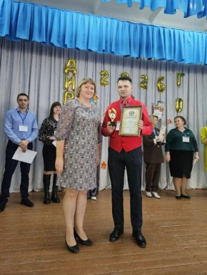 Александр Юрьев: Поздравляю директора средней школы № 14 Константина Минаева, ставшего призёром Республиканского конкурса «Директор года», с новым достижением в профессиональной деятельности!