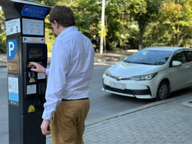 Департамент транспорта напоминает: продлевать право бесплатной парковки нужно ежегодно