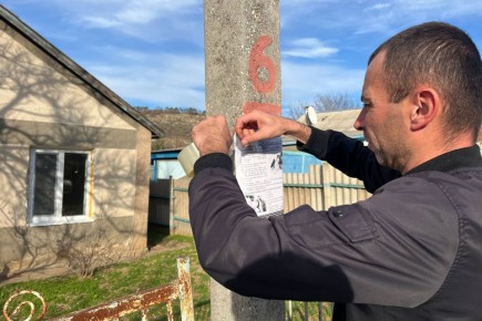 Специалисты ГБУ РК «Бахчисарайский районный ВЛПЦ» проводят информирование населения с. Фурмановка Бахчисарайского района по случаю выявления бешенства собаки