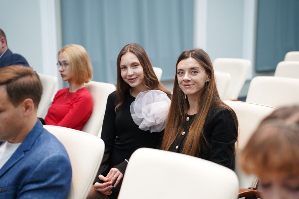 В Совмине Крыма наградили администраторов госпабликов В Совмине Крыма наградили администраторов госпабликов