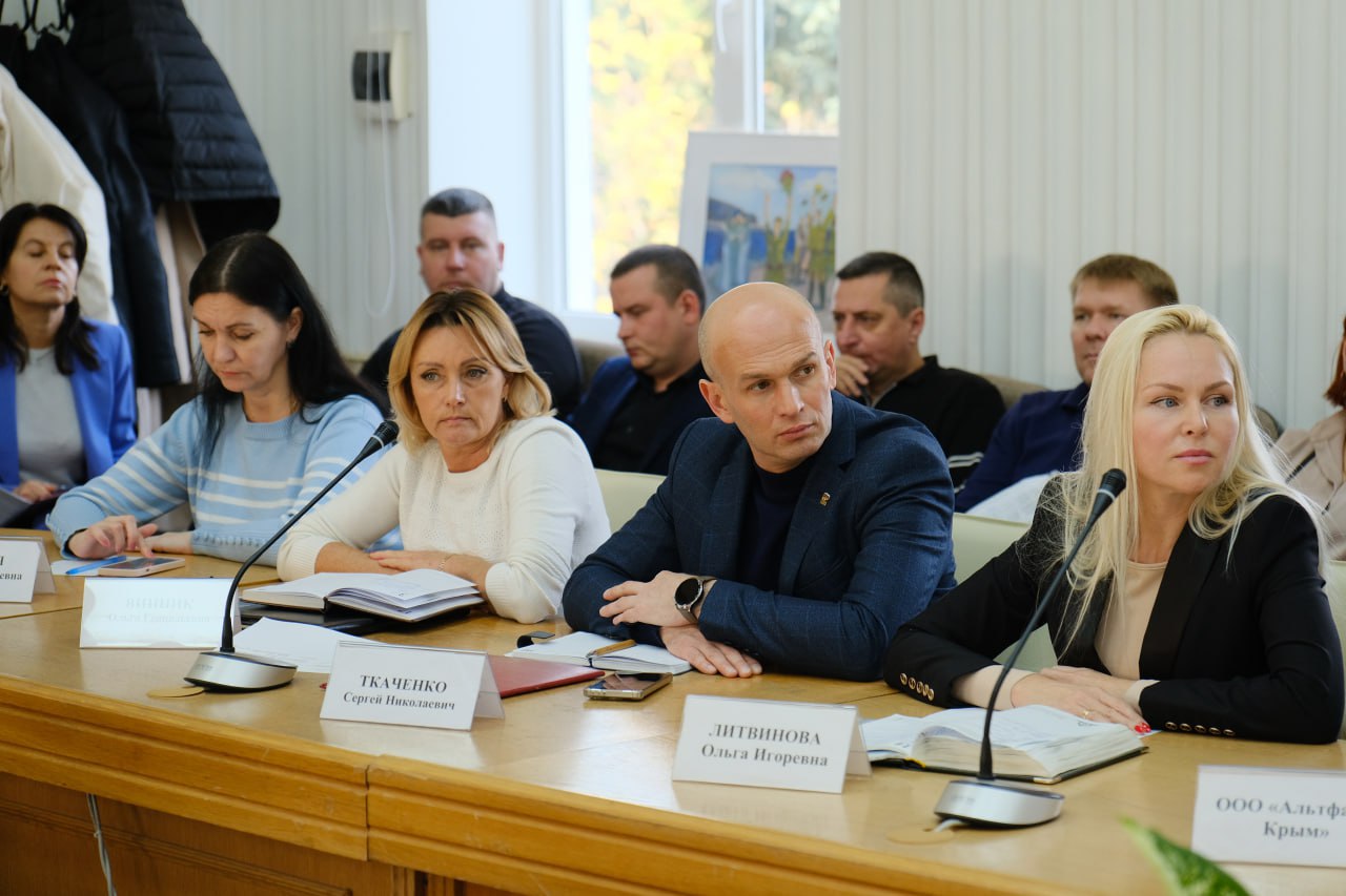 Янина Павленко: Аппаратное совещание. Уже начинаем анализировать уходящий год и ищем варианты качественно систематизировать работу по всем направлениям Янина Павленко: Аппаратное совещание. Уже начинаем анализировать уходящий год и ищем варианты качественно систематизировать работу по всем направлениям