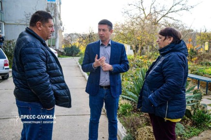 Александр Юрьев: С сегодняшнего дня мои заместители начали обход многоквартирных домов Евпатории с целью проверки качества услуг, оказываемых управляющими компаниями