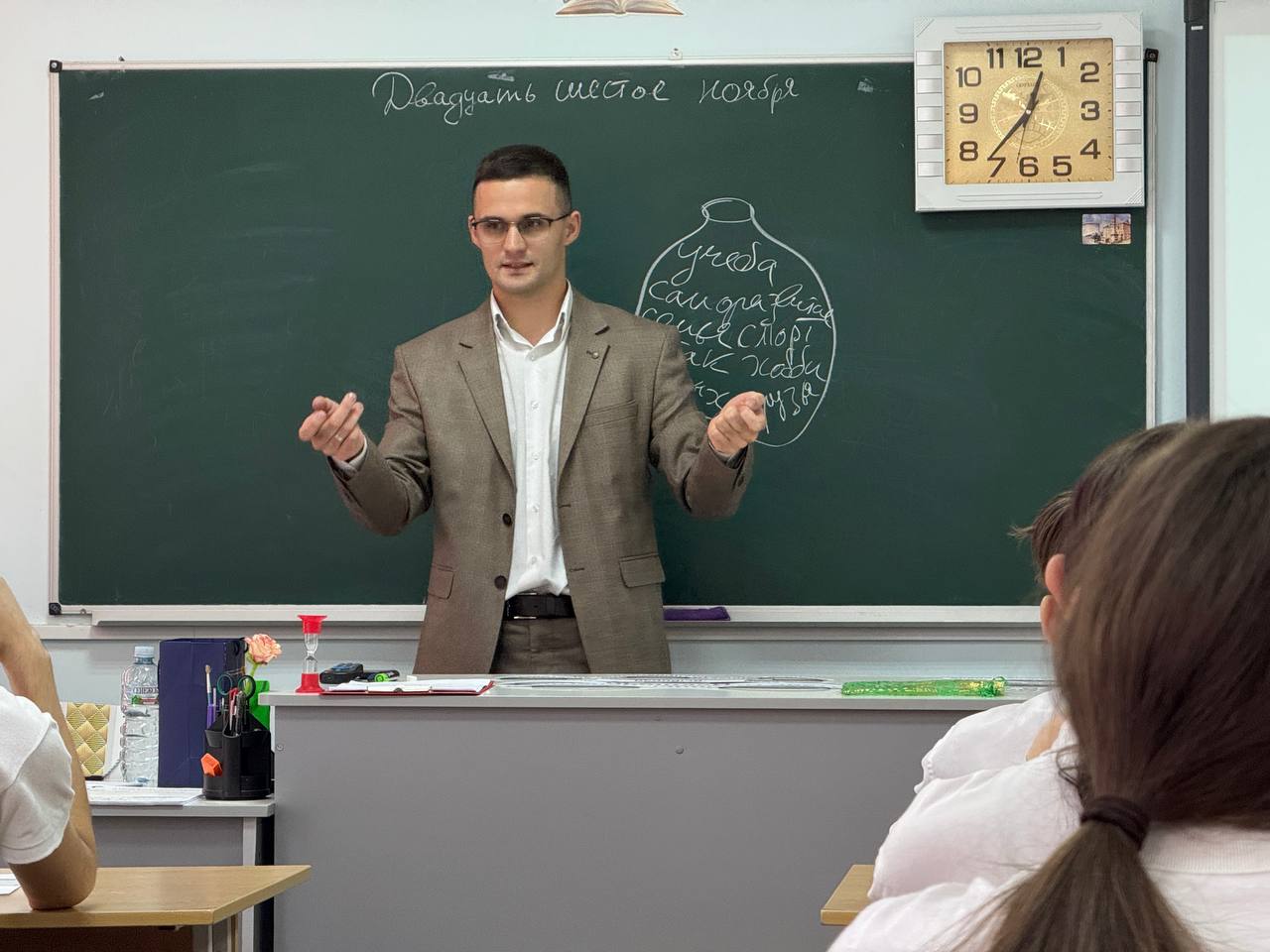 В Симферополе завершился зональный этап республиканского конкурса «Лучший классный руководитель – 2025»