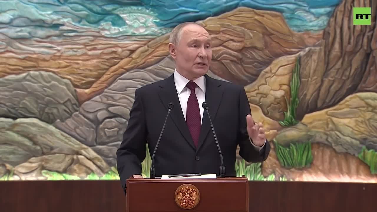 Юлия Витязева: Путин: «Признание Крыма, Донбасса и Новороссии должно быть предметом переговоров России и США»