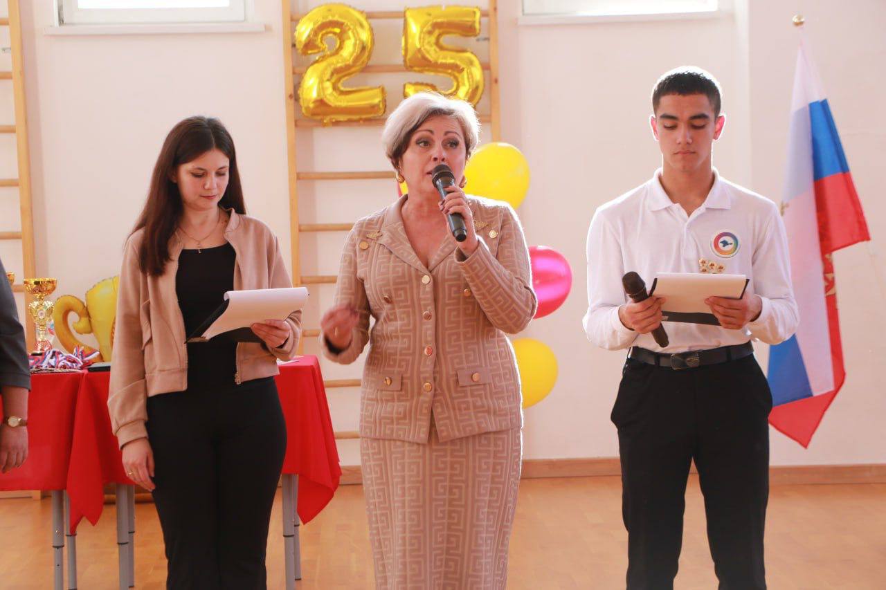 Ольга Урайкина: Сегодня в МБОУ «Маловидненская средняя общеобразовательная школа имени Селимова Мустафы Вейсовича», приняла участие в торжественном открытии муниципального фестиваля Всероссийского физкультурно-спортивного... Ольга Урайкина: Сегодня в МБОУ «Маловидненская средняя общеобразовательная школа имени Селимова Мустафы Вейсовича», приняла участие в торжественном открытии муниципального фестиваля Всероссийского физкультурно-спортивного...