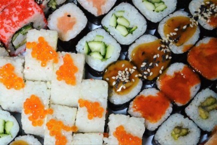 Антимонопольная служба заинтересовалась рекламой роллов в Симферополе