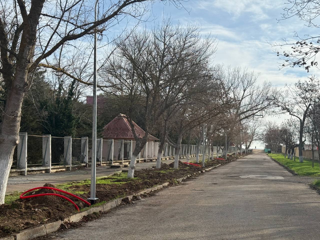 В Заозерном восстанавливают уличное освещение на дорогах к морю В Заозерном восстанавливают уличное освещение на дорогах к морю