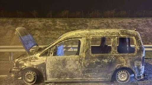 Между Керчью и Новороссийском на трассе сгорела легковушка