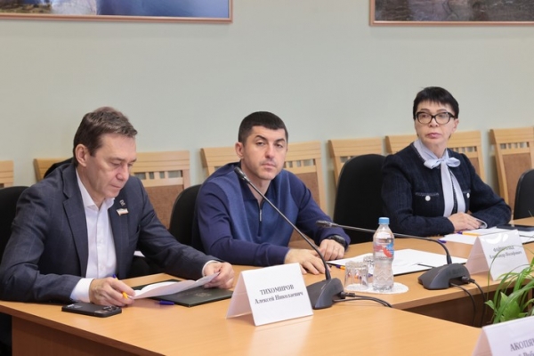 В Госсовете РК прошло заседание Комитета по имущественным и земельным отношениям В Госсовете РК прошло заседание Комитета по имущественным и земельным отношениям