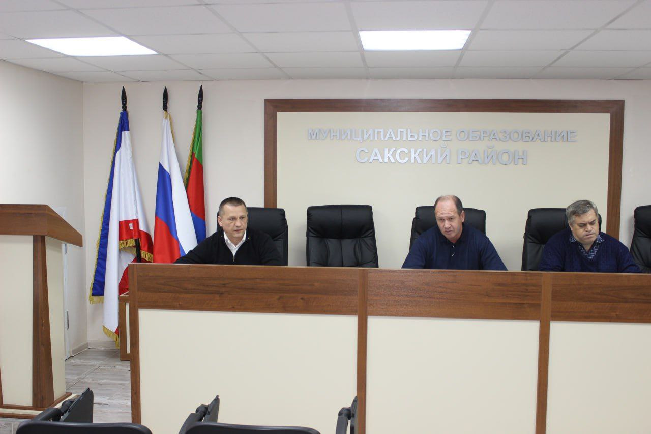 Владислав Хаджиев: Сегодня в Сакском районе прошло очередное заседание рабочей группы по противодействию нелегальной занятости