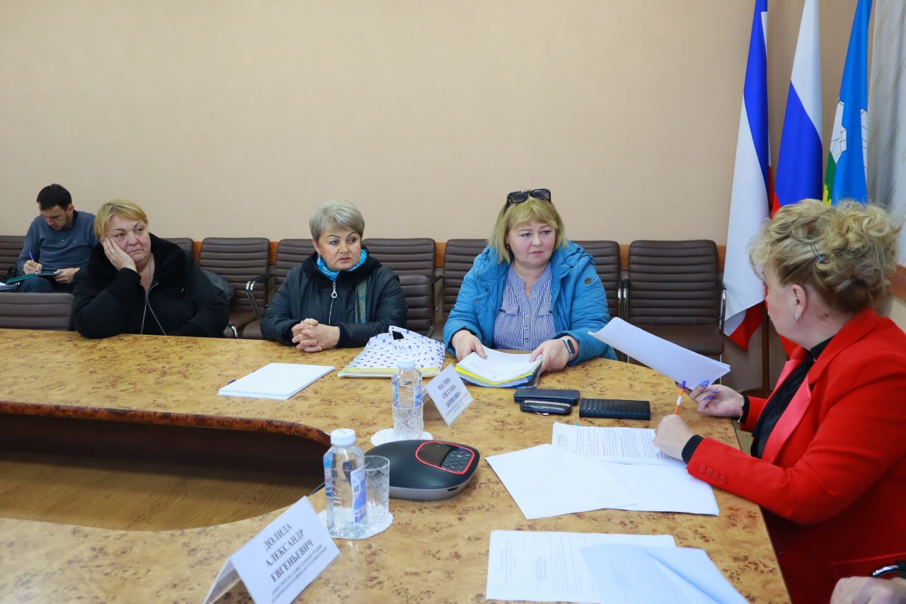 Светлана Маслова: Инициативная группа граждан проживающая по улице Русская в городе Белогорске обратились по нескольким вопросам