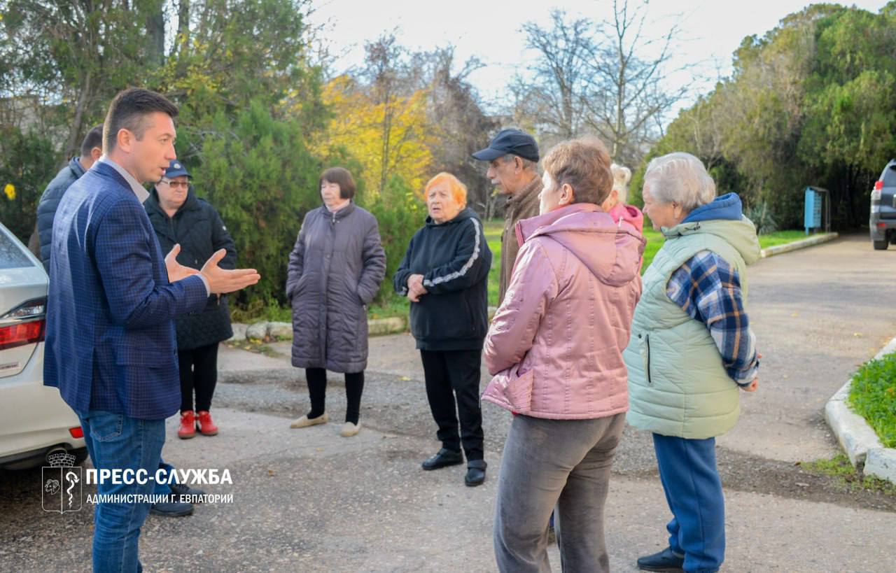 Александр Юрьев: С сегодняшнего дня мои заместители начали обход многоквартирных домов Евпатории с целью проверки качества услуг, оказываемых управляющими компаниями Александр Юрьев: С сегодняшнего дня мои заместители начали обход многоквартирных домов Евпатории с целью проверки качества услуг, оказываемых управляющими компаниями