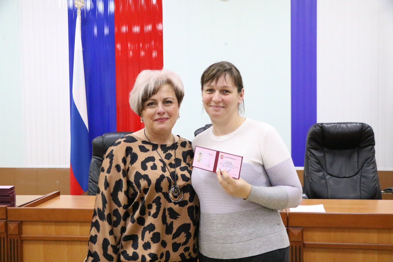 Ольга Урайкина: Сегодня свой день рождения празднует глава администрации Верхореченского сельского поселения - Ксения Османова!