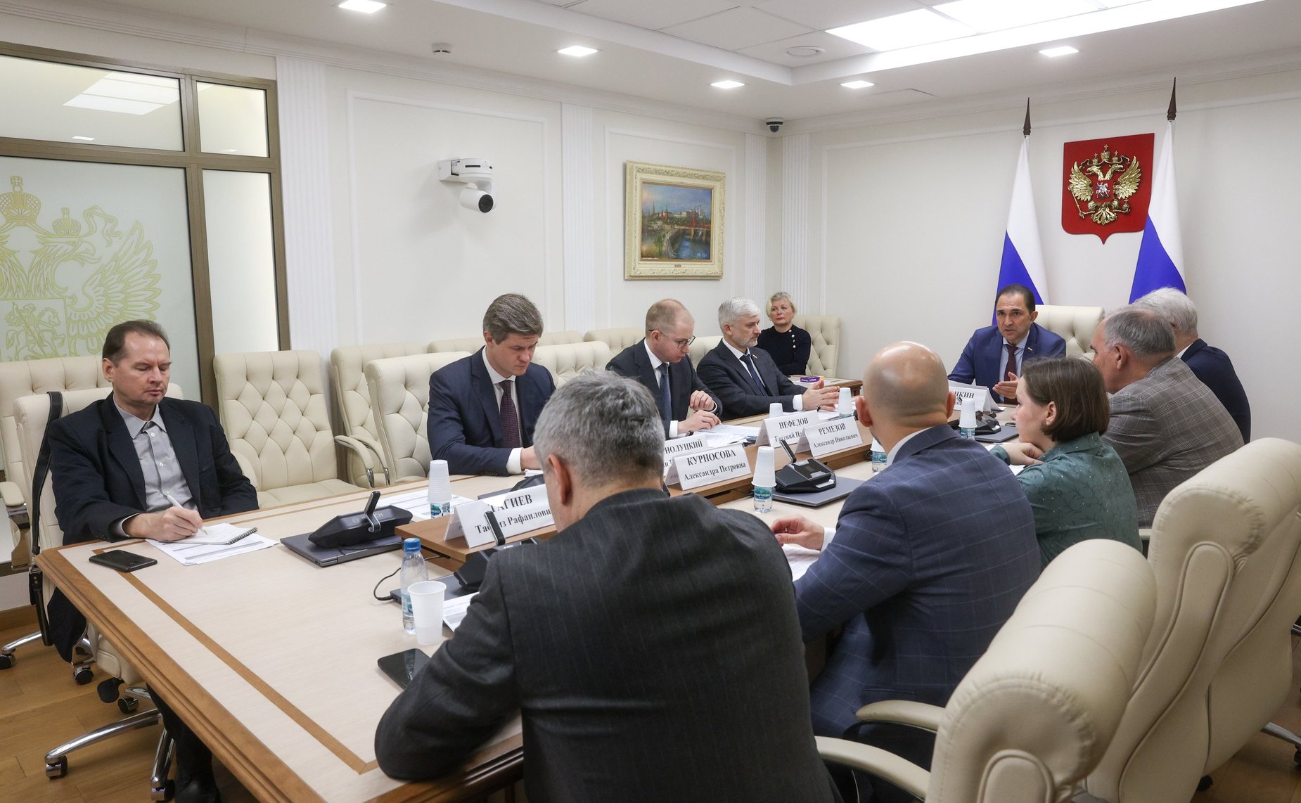 А. Хапочкин провел совещание по повышению транспортной доступности Сахалинской области А. Хапочкин провел совещание по повышению транспортной доступности Сахалинской области