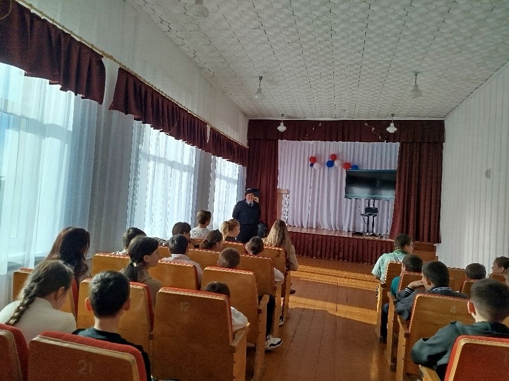 В Раздольненском районе продолжаются мероприятия по правовому просвещению обучающихся, а также их родителей В Раздольненском районе продолжаются мероприятия по правовому просвещению обучающихся, а также их родителей