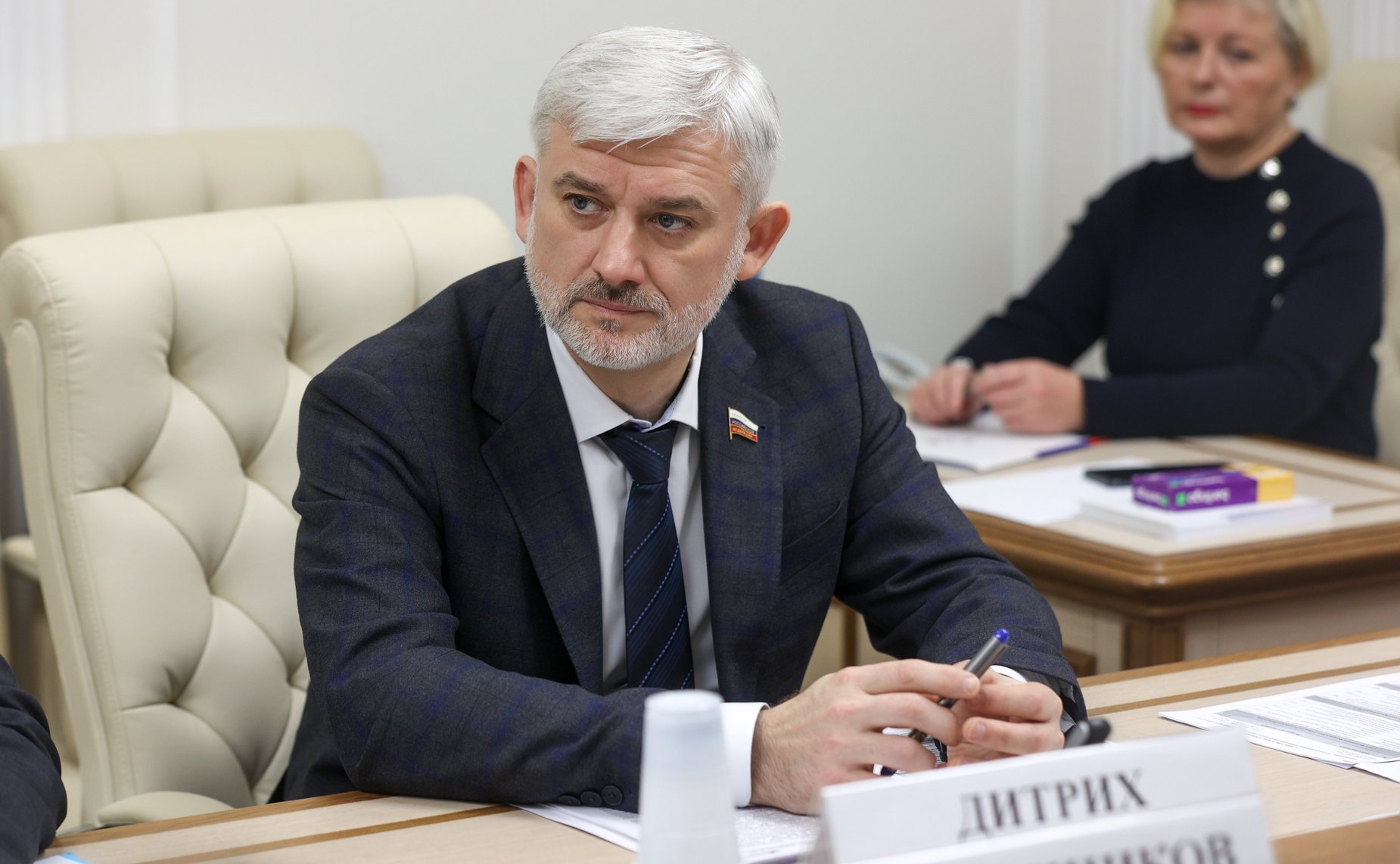 А. Хапочкин провел совещание по повышению транспортной доступности Сахалинской области А. Хапочкин провел совещание по повышению транспортной доступности Сахалинской области