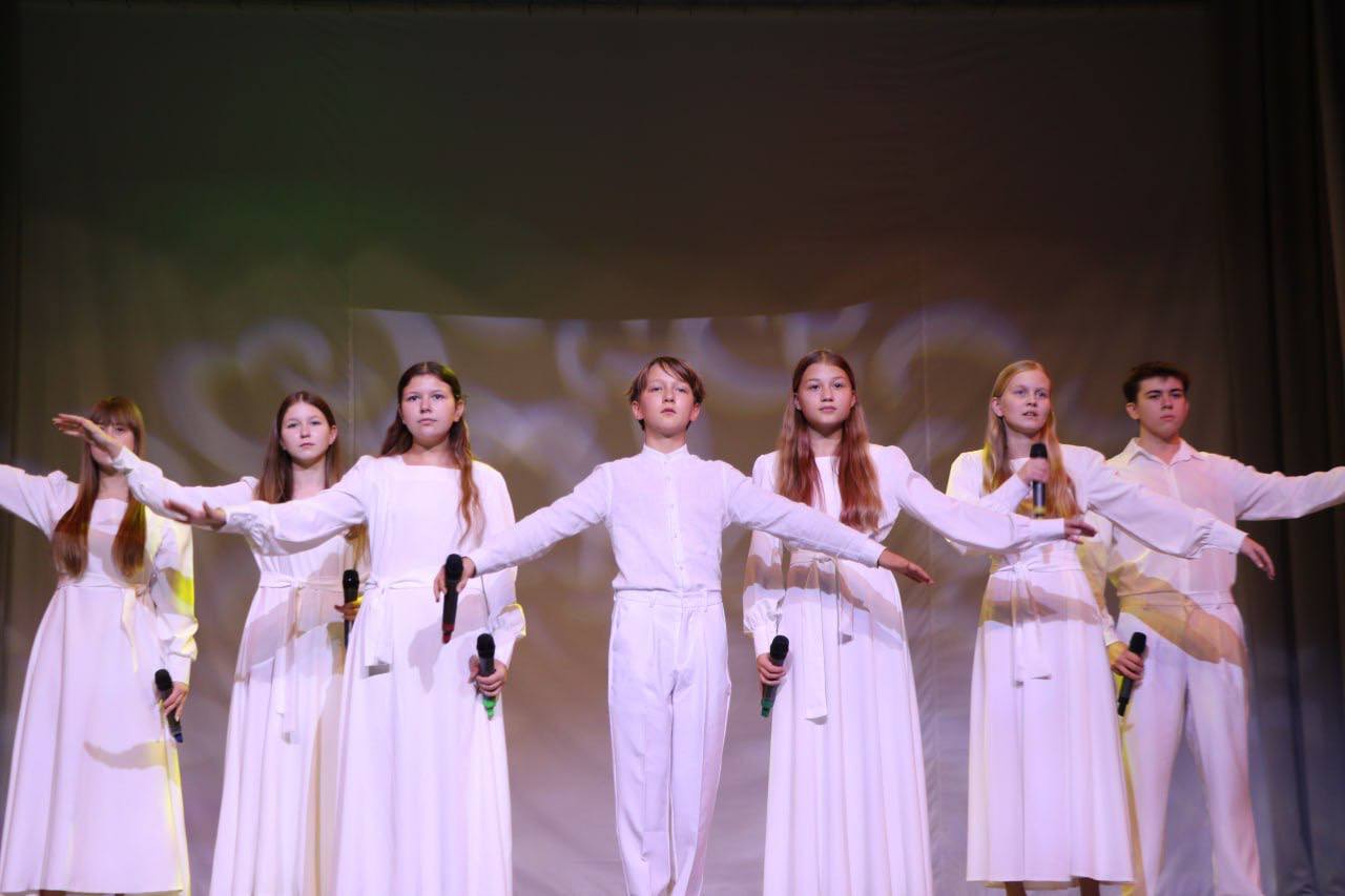 Ольга Урайкина: В преддверии Дня Матери в Бахчисарайском районном Доме культуры состоялся праздничный концерт, посвящённый всем мамам и бабушкам Ольга Урайкина: В преддверии Дня Матери в Бахчисарайском районном Доме культуры состоялся праздничный концерт, посвящённый всем мамам и бабушкам