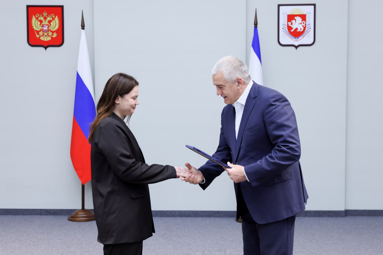 В Крыму отметили благодарностями сотрудников ЦУРа и администраторов госпабликов В Крыму отметили благодарностями сотрудников ЦУРа и администраторов госпабликов