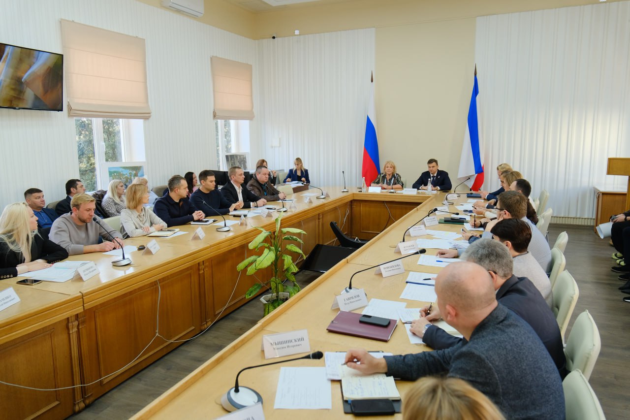 Янина Павленко: Аппаратное совещание. Уже начинаем анализировать уходящий год и ищем варианты качественно систематизировать работу по всем направлениям Янина Павленко: Аппаратное совещание. Уже начинаем анализировать уходящий год и ищем варианты качественно систематизировать работу по всем направлениям