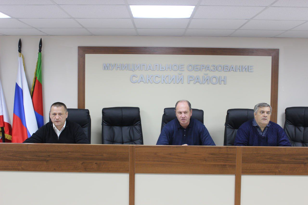 Владислав Хаджиев: Сегодня в Сакском районе прошло очередное заседание рабочей группы по противодействию нелегальной занятости Владислав Хаджиев: Сегодня в Сакском районе прошло очередное заседание рабочей группы по противодействию нелегальной занятости