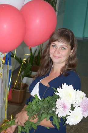 Анжелика Ястребова: Сегодня свой день рождения празднует глава администрации Верхореченского сельского поселения Ксения Османова!