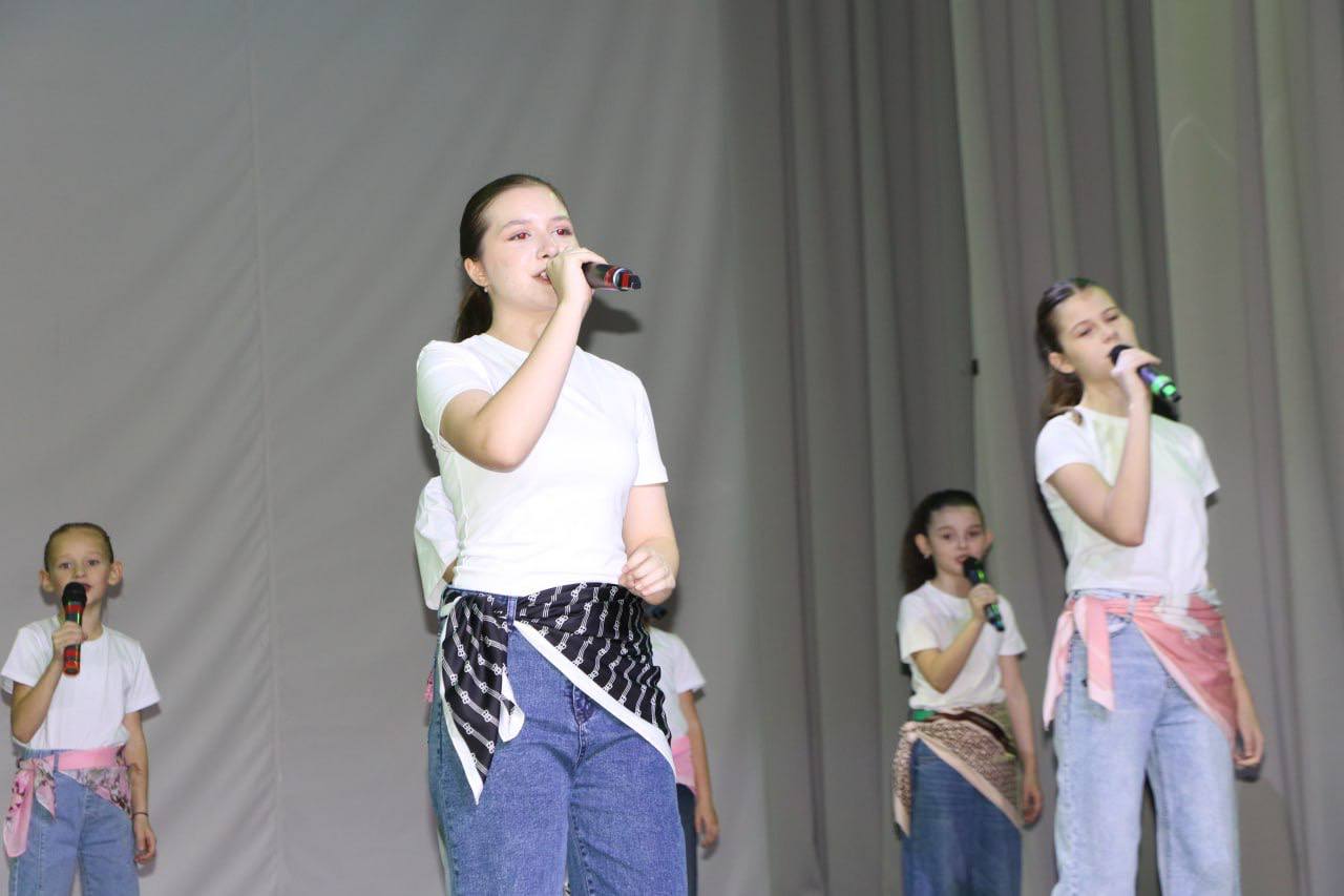 Ольга Урайкина: В преддверии Дня Матери в Бахчисарайском районном Доме культуры состоялся праздничный концерт, посвящённый всем мамам и бабушкам Ольга Урайкина: В преддверии Дня Матери в Бахчисарайском районном Доме культуры состоялся праздничный концерт, посвящённый всем мамам и бабушкам