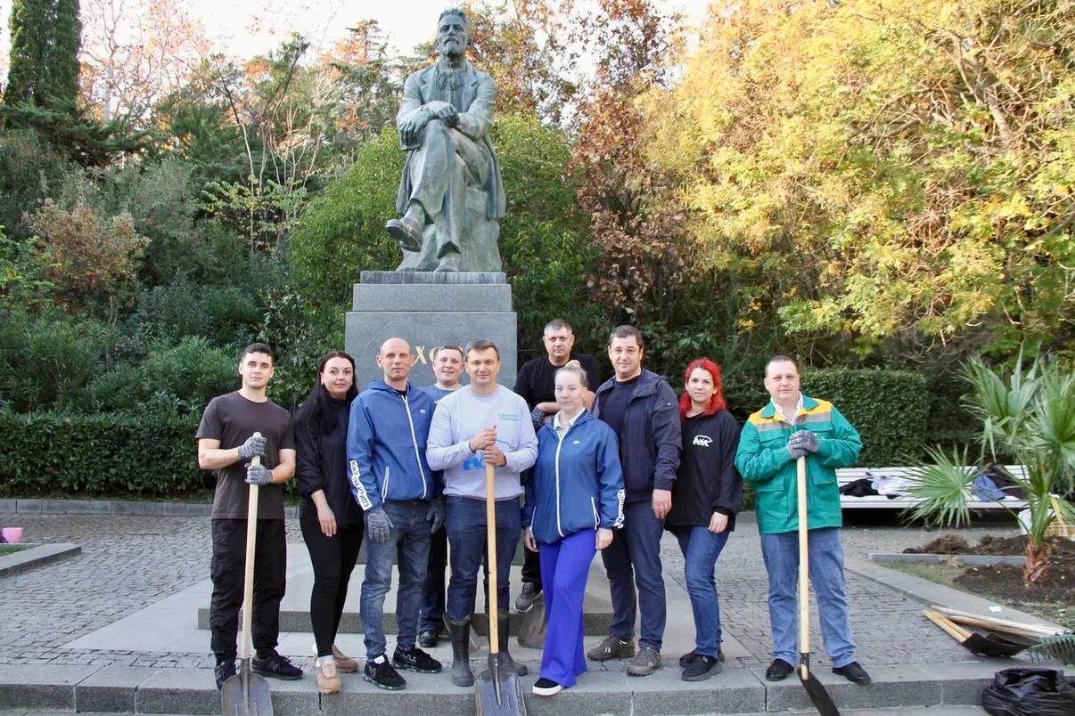 Константин Шимановский: Приморский парк озеленили 20 пальмами трех видов! Константин Шимановский: Приморский парк озеленили 20 пальмами трех видов!