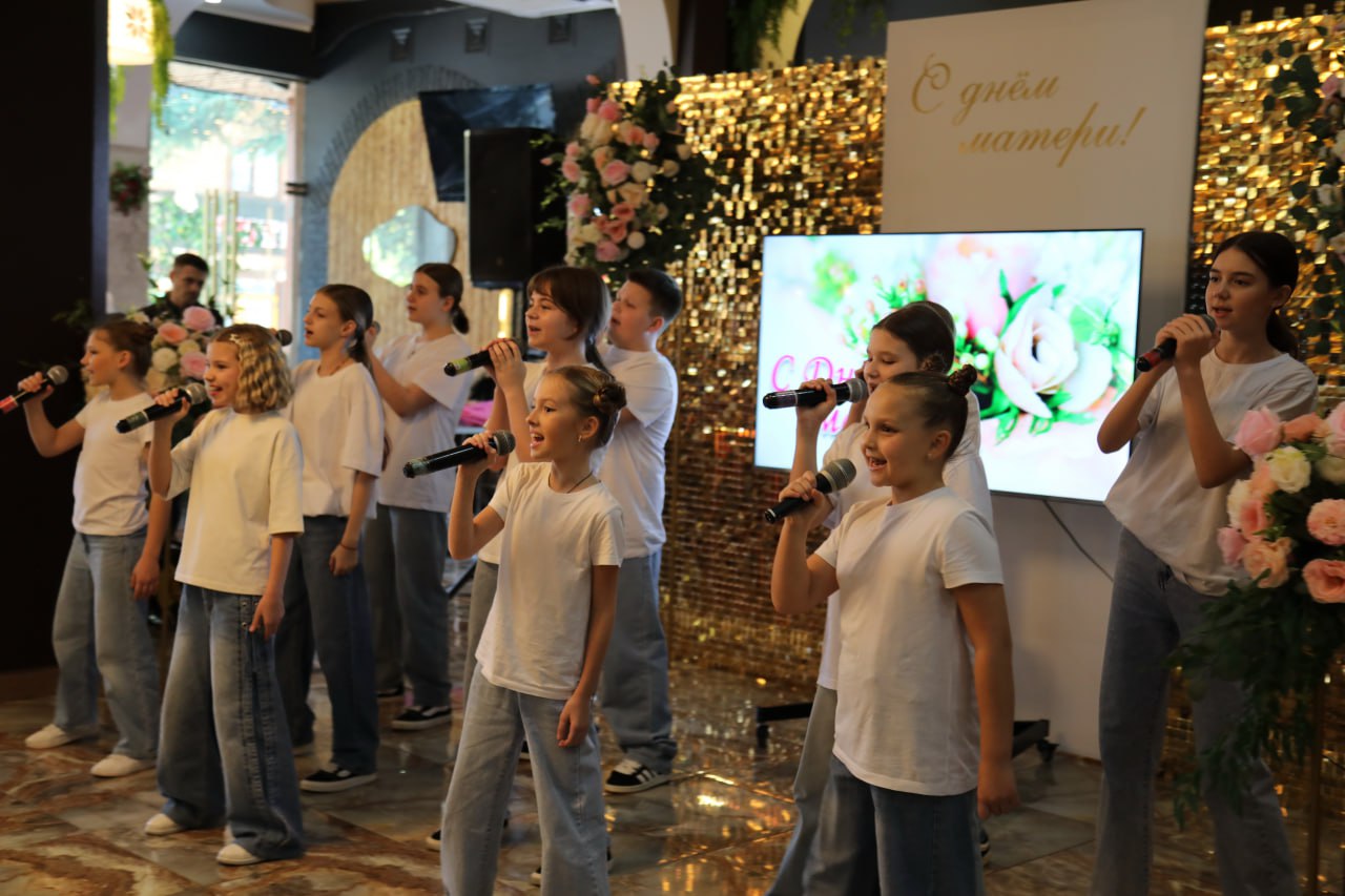 Галина Огнёва: В преддверии Дня матери состоялась очень душевная и важная для всех нас встреча Галина Огнёва: В преддверии Дня матери состоялась очень душевная и важная для всех нас встреча