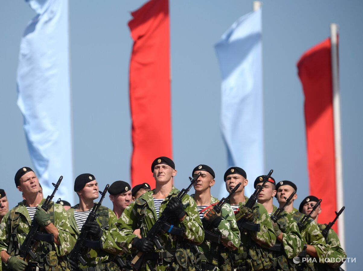 В Минобороны поздравили морпехов с 320-летием образования морской пехоты