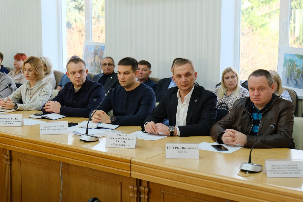 Янина Павленко: Аппаратное совещание. Уже начинаем анализировать уходящий год и ищем варианты качественно систематизировать работу по всем направлениям Янина Павленко: Аппаратное совещание. Уже начинаем анализировать уходящий год и ищем варианты качественно систематизировать работу по всем направлениям