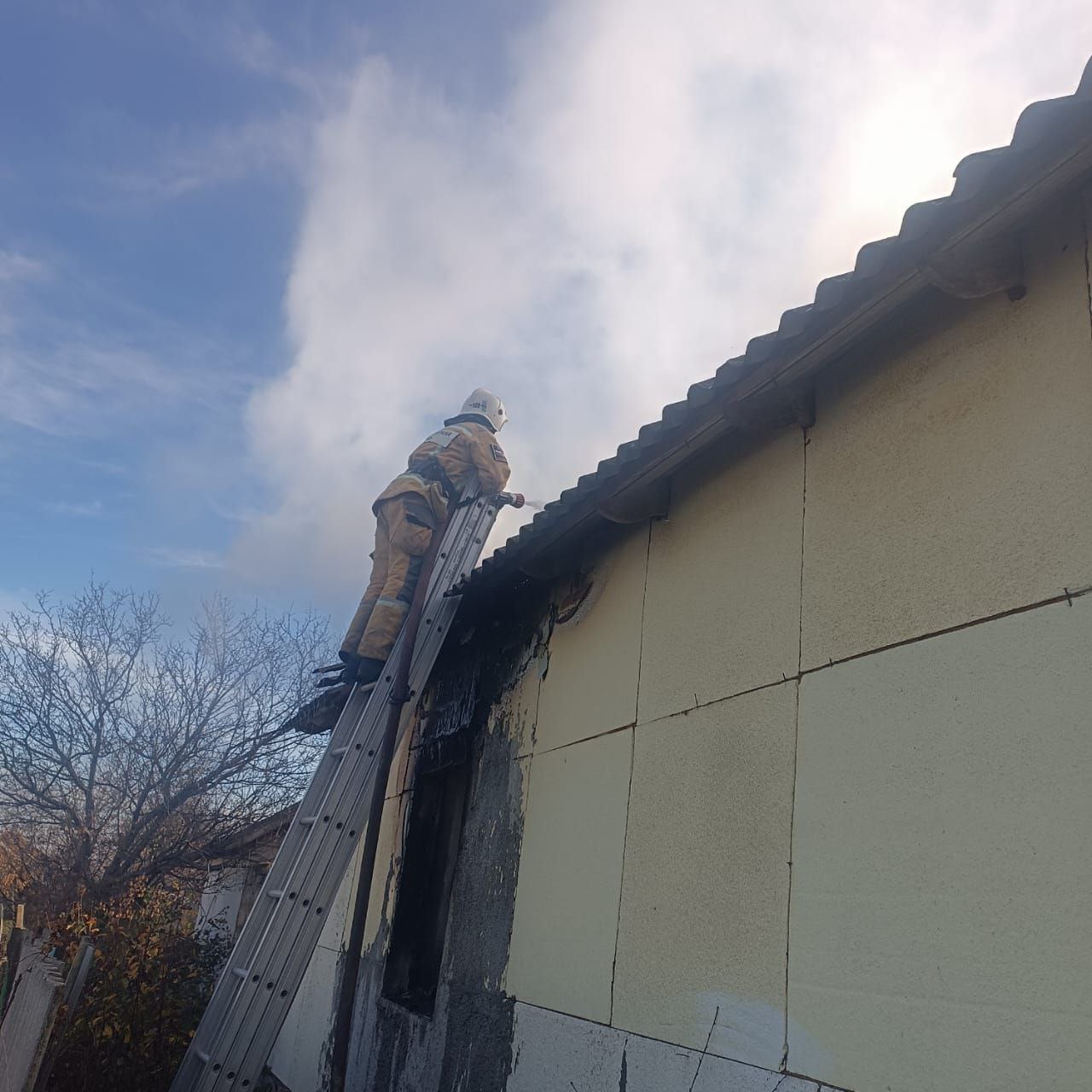 В Бахчисарайском районе пожарные ликвидировали возгорание хозпостройки В Бахчисарайском районе пожарные ликвидировали возгорание хозпостройки