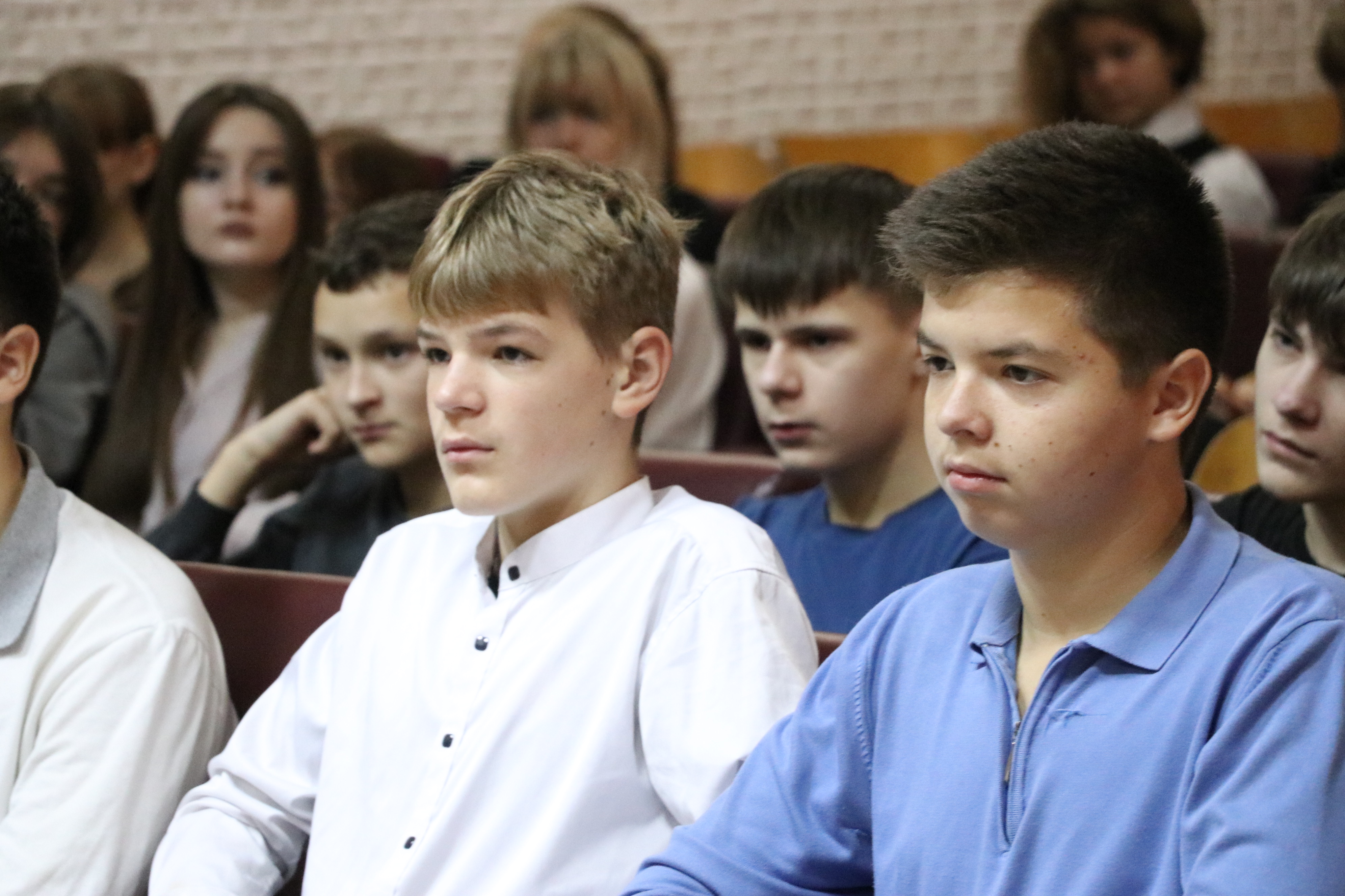 Сегодня в 9-й школе состоялась встреча с восьмиклассниками. Сегодня в 9-й школе состоялась встреча с восьмиклассниками.