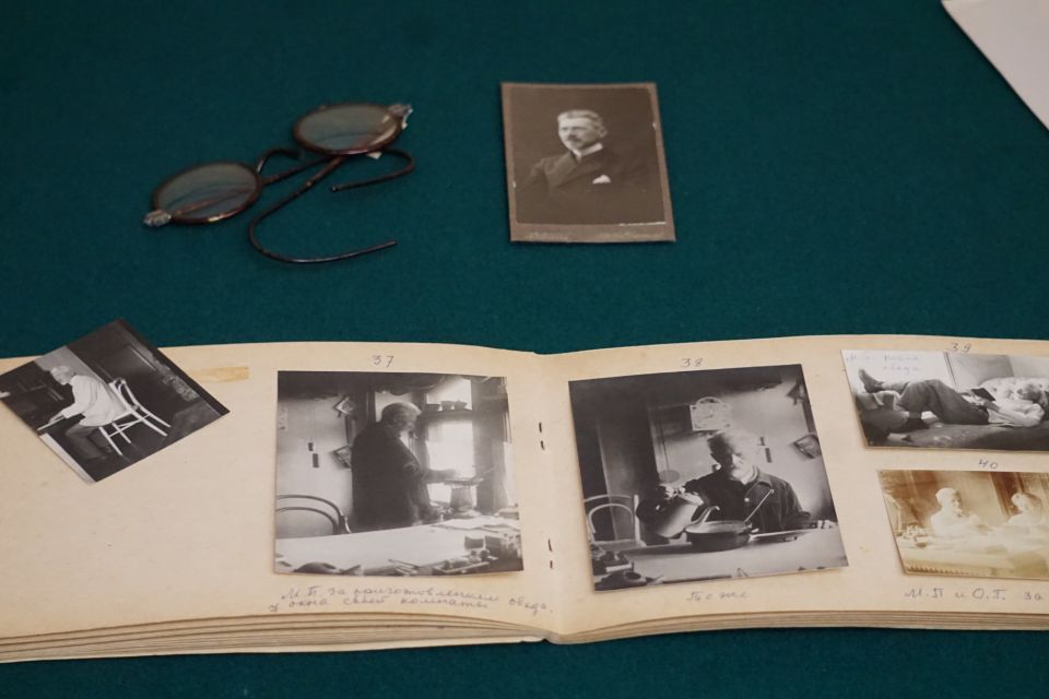 В Доме-музее А. П. Чехова впервые представлены уникальные реликвии семьи великого драматурга