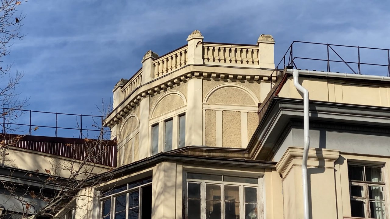 В 2025 году на кровельные работы в городе выделили порядка миллиарда рублей В 2025 году на кровельные работы в городе выделили порядка миллиарда рублей