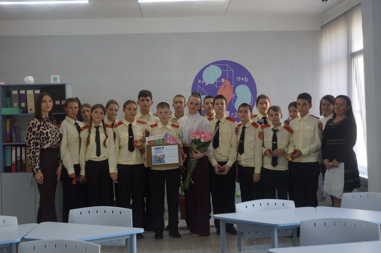 Председатель Бахчисарайского городского совета Ольга Кулинченко приняла участие во Всероссийской благотворительной акции «Коробка храбрости» Председатель Бахчисарайского городского совета Ольга Кулинченко приняла участие во Всероссийской благотворительной акции «Коробка храбрости»