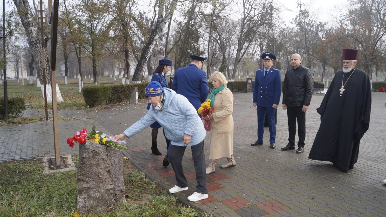 Александр Харламов: 30 ноября в России чествуют ликвидаторов последствий аварии на Чернобыльской атомной электростанции — людей, которые ценой своей жизни и здоровья смогли одолеть страшную трагедию 20 века, случившуюся 26... Александр Харламов: 30 ноября в России чествуют ликвидаторов последствий аварии на Чернобыльской атомной электростанции — людей, которые ценой своей жизни и здоровья смогли одолеть страшную трагедию 20 века, случившуюся 26...