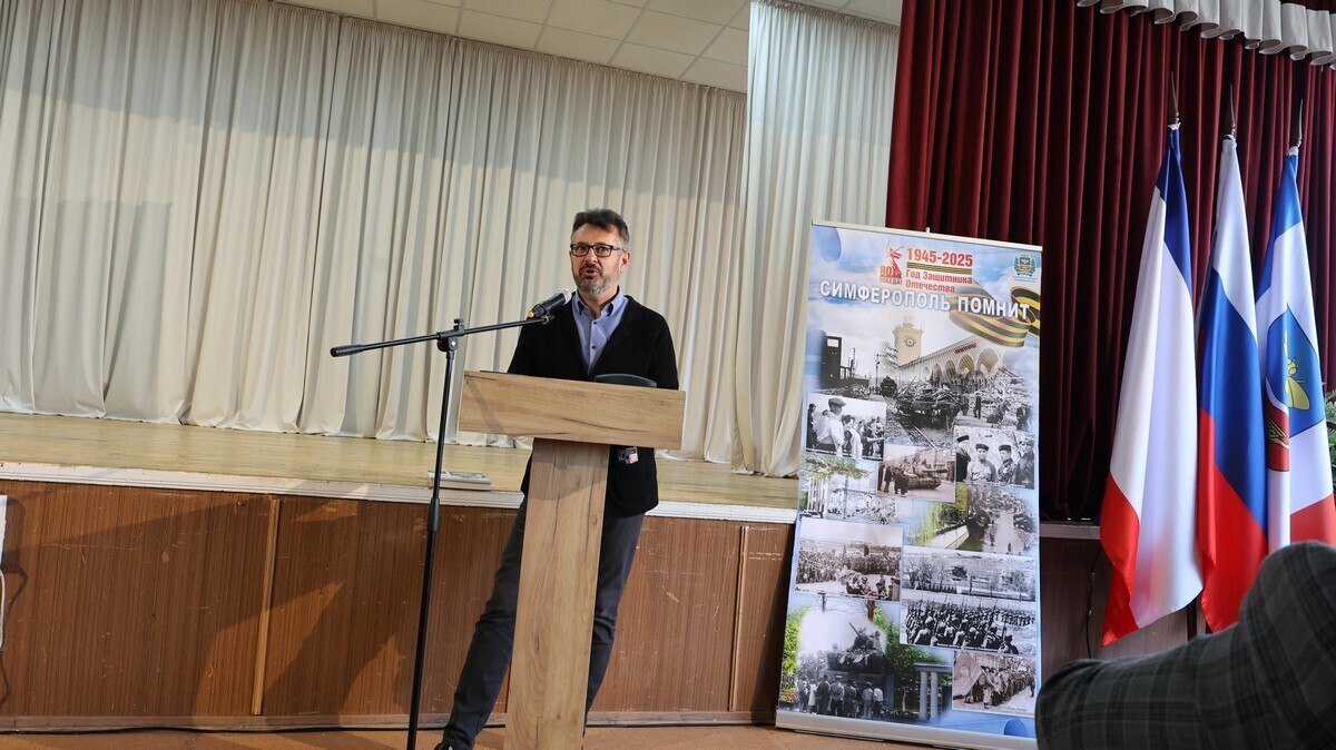 Олег Лобов: необходимо развивать и укреплять взаимодействие архивов и школ в изучении истории Крыма Олег Лобов: необходимо развивать и укреплять взаимодействие архивов и школ в изучении истории Крыма