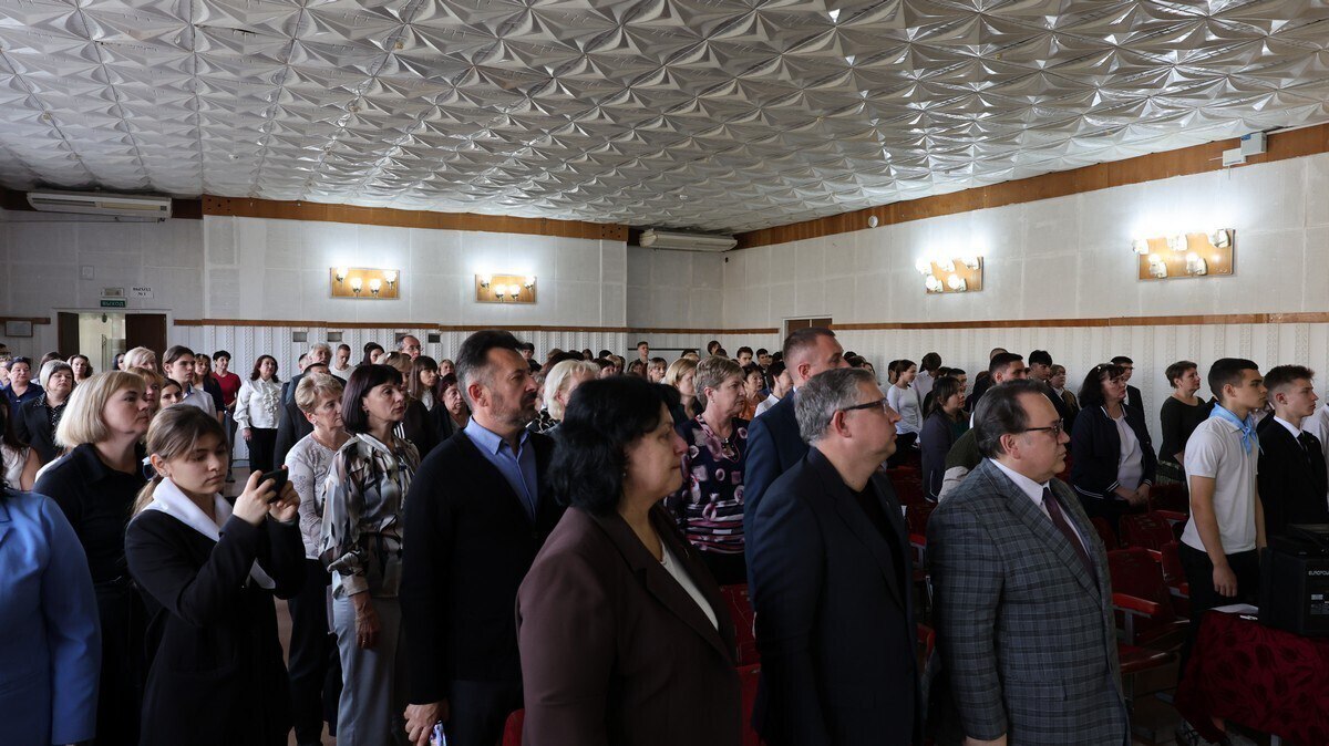 Олег Лобов: необходимо развивать и укреплять взаимодействие архивов и школ в изучении истории Крыма Олег Лобов: необходимо развивать и укреплять взаимодействие архивов и школ в изучении истории Крыма