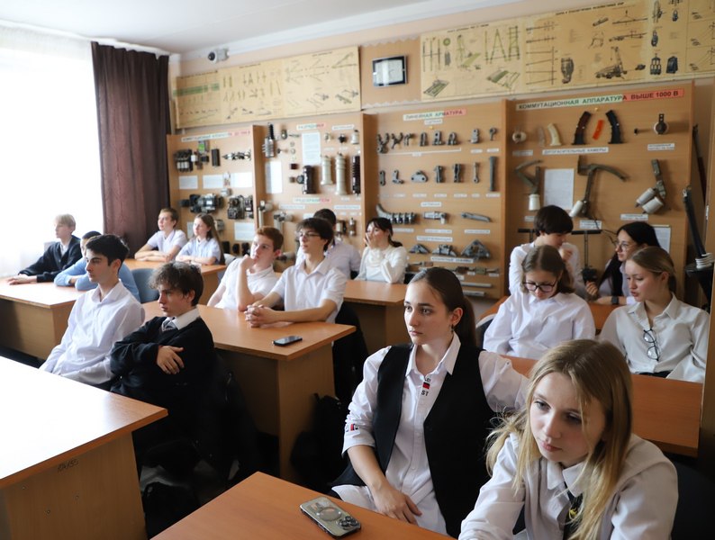 ГУП РК «Крымэнерго» провело экскурсию для школьников ГУП РК «Крымэнерго» провело экскурсию для школьников